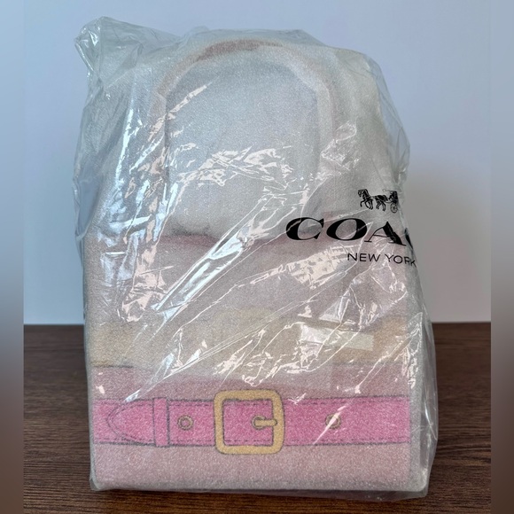 New Coach Cashin Carry Bag 22 with Trompe L'oeil Print in Light Blush Multi - Picture 9 of 11